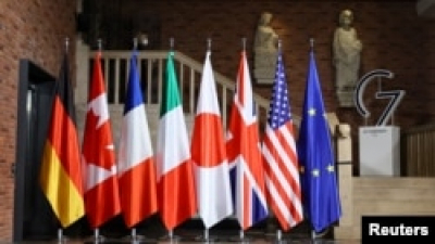 Bloomberg: США обговорюють із G7 надання Україні допомоги за рахунок прибутків від активів Росії